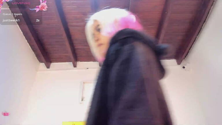 vahiolet_fuentes's Streamate show and profile