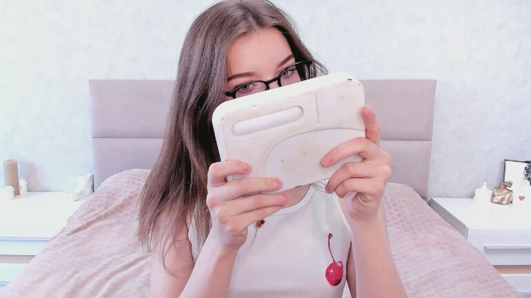 MYasmina's Streamate show and profile