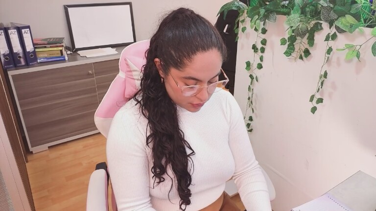 SharaThomas's Streamate show and profile